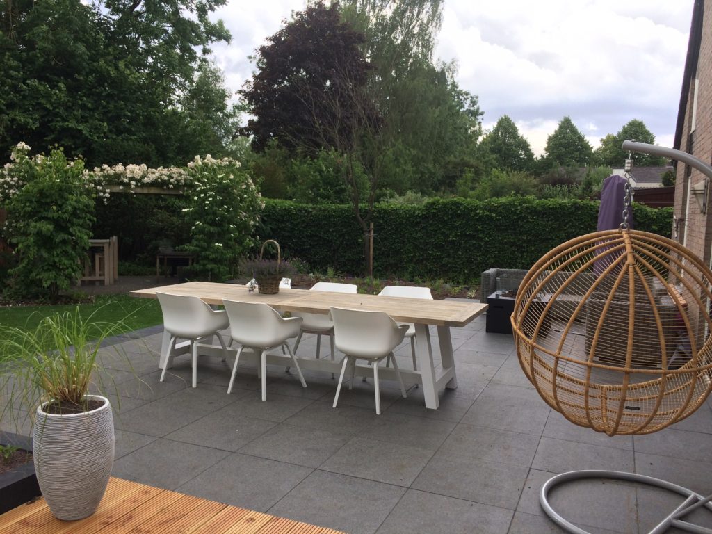 Project 15 <br> - <br> Grote patio